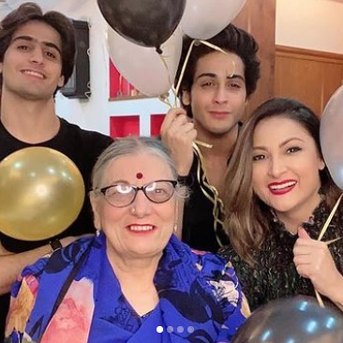 उर्वशी ढोलक‍िया 