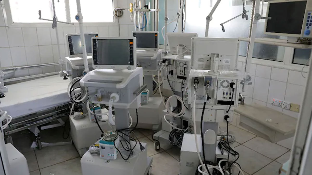 सरकारी अस्पतालों में धूल खा रही है वेंटिलेटर 