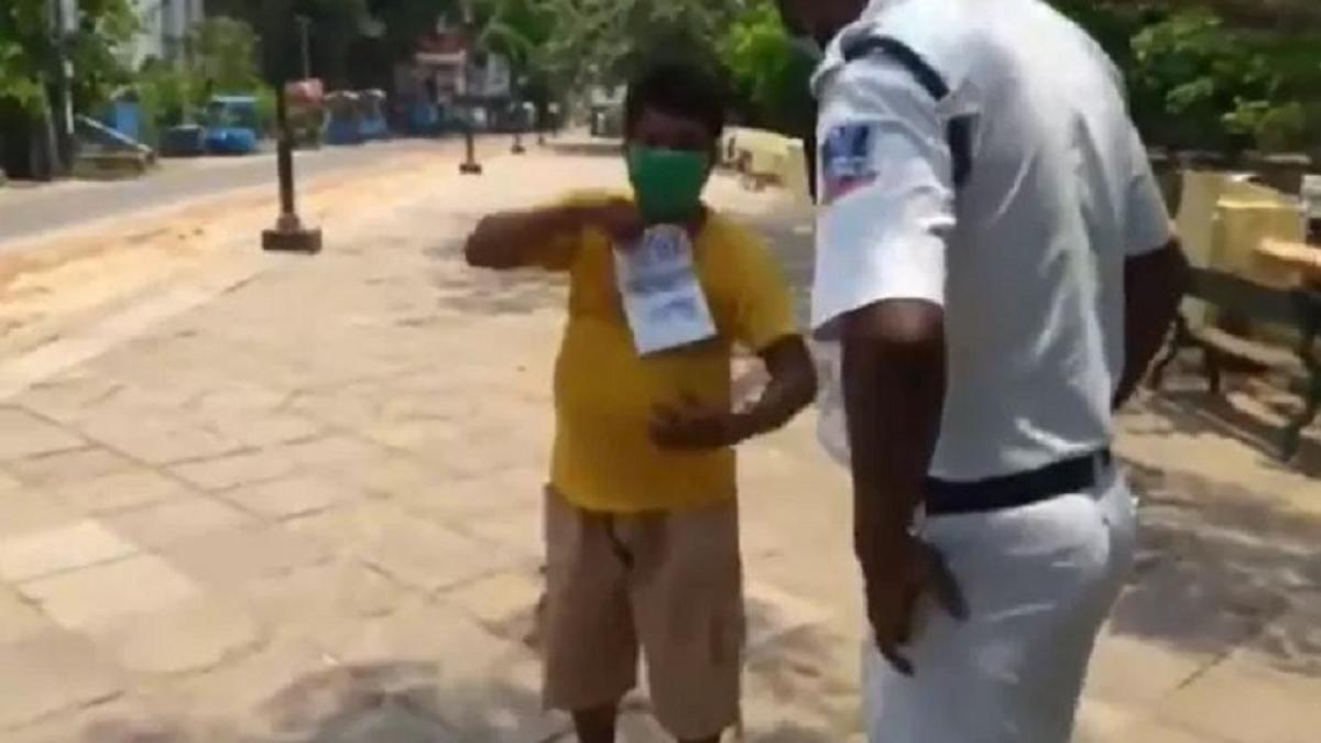 बंगाल के इस शख्स का वीडियो वायरल