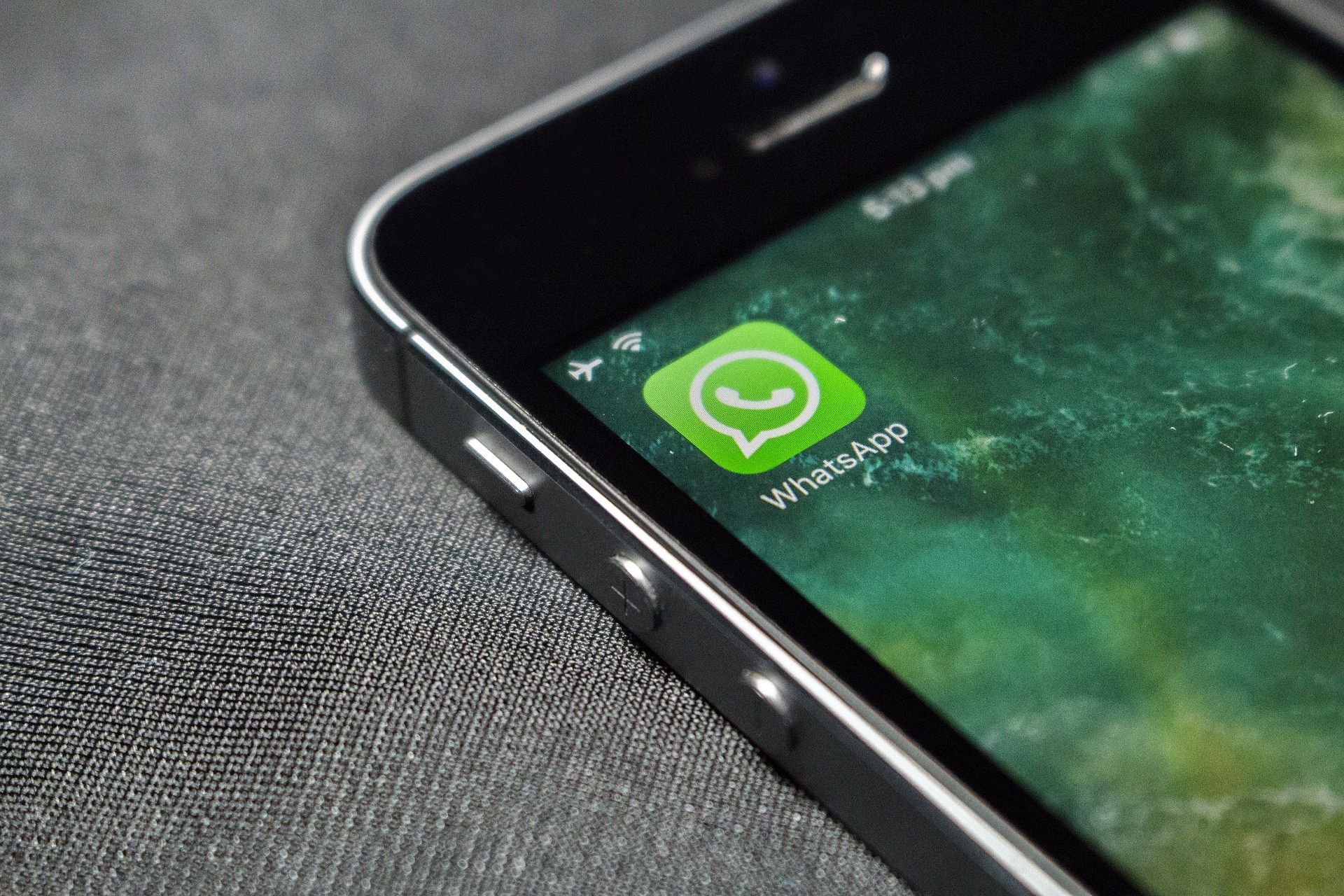 WhatsApp WhatsApp