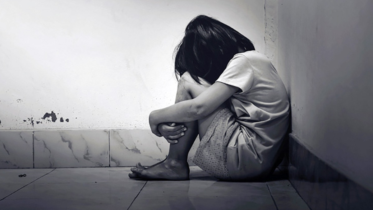 60 साल के बुजुर्ग ने की अश्लील हरकत  