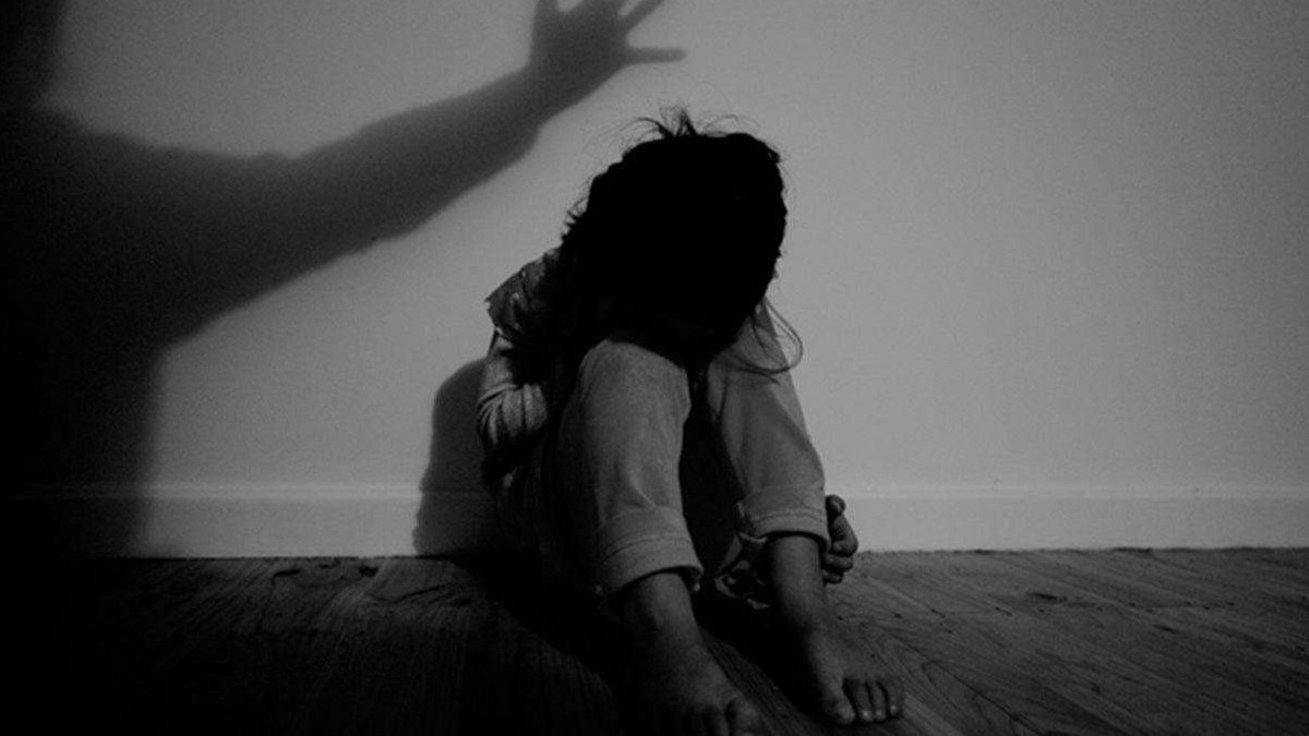 60 साल के बुजुर्ग ने की अश्लील हरकत  