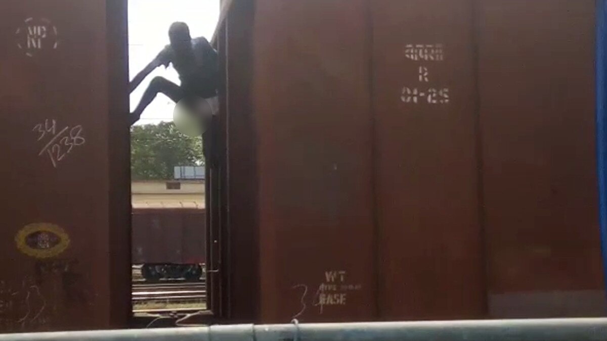 25 हजार वोल्ट का करंट झेल गया शख्स