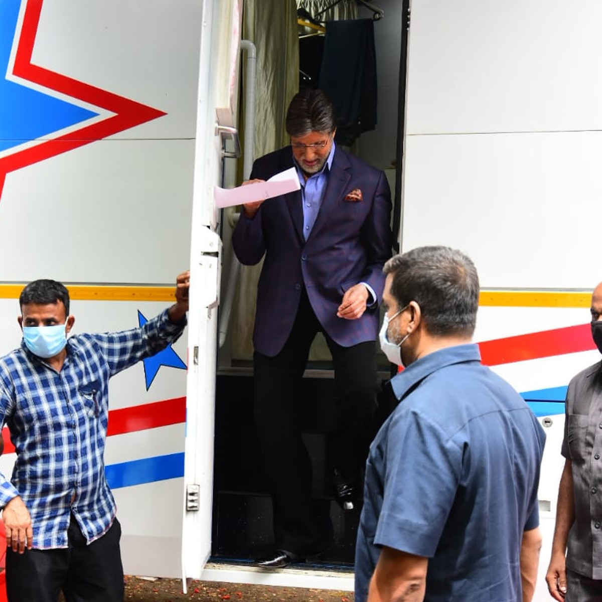  अमिताभ बच्चन