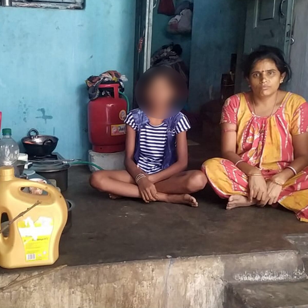 12 mangoes sold for 1.20 lakh