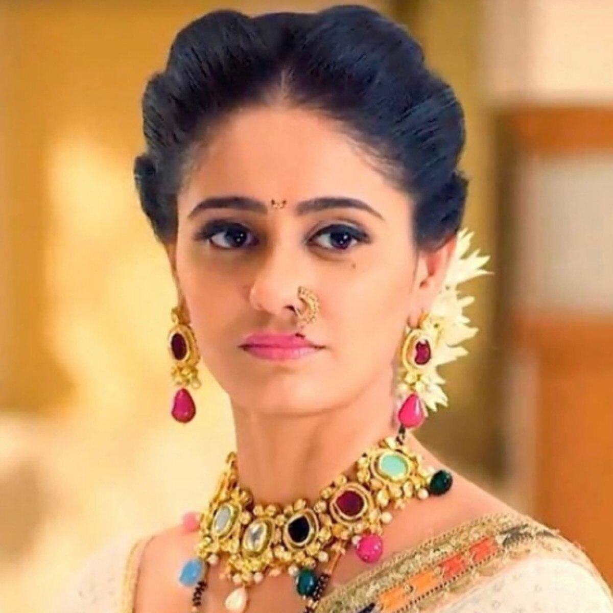 गुम है किसी के प्यार में