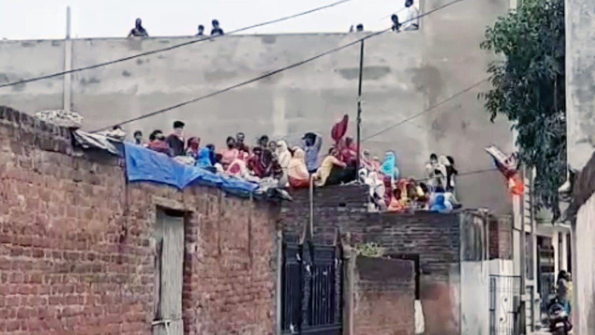 क्लचवायर से घोंटा गला और बाड़े में दफना दिया 