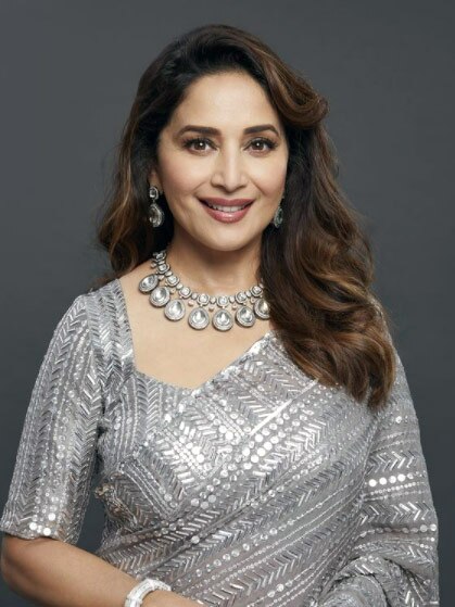  माधुरी दीक्षित 