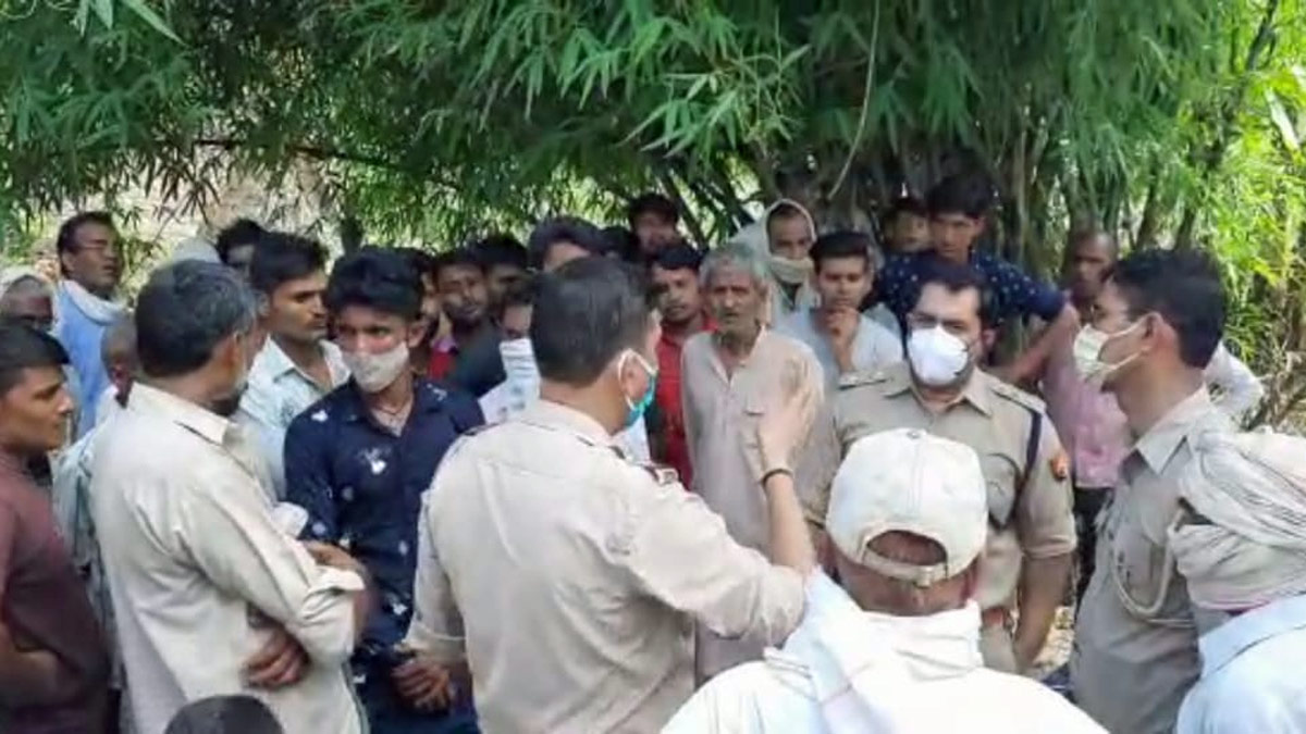 युवक ने सगे नाना की कुल्हाड़ी से काट कर हत्या कर दी 