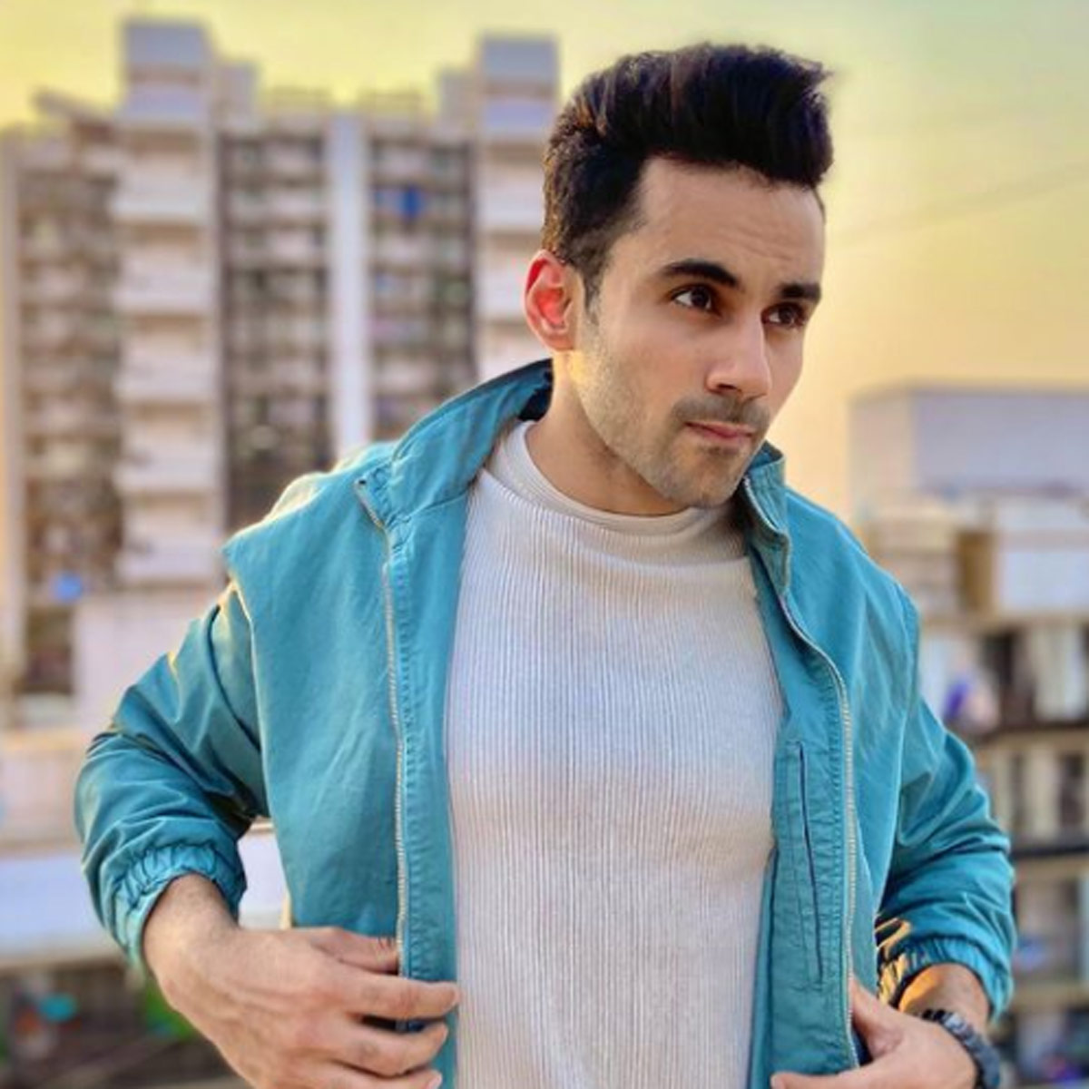 अभिषेक बजाज