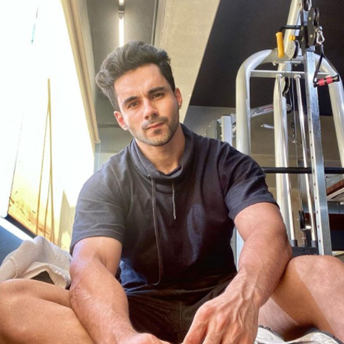 अभिषेक बजाज