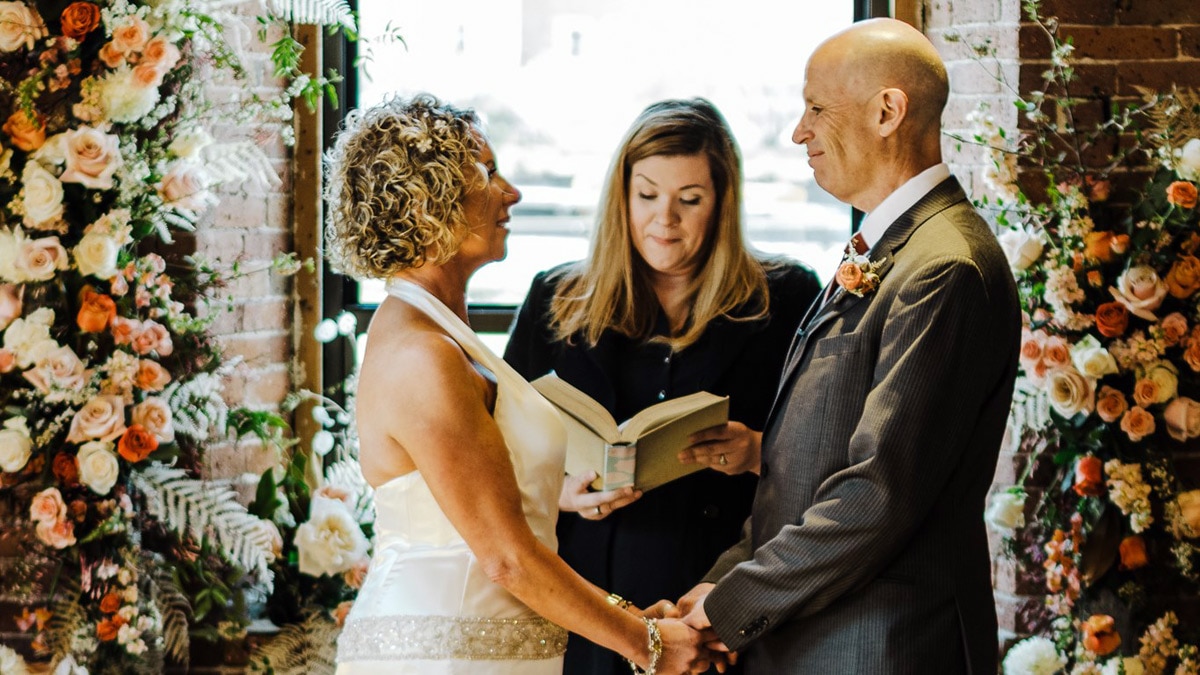 पत्नी से की दोबारा शादी