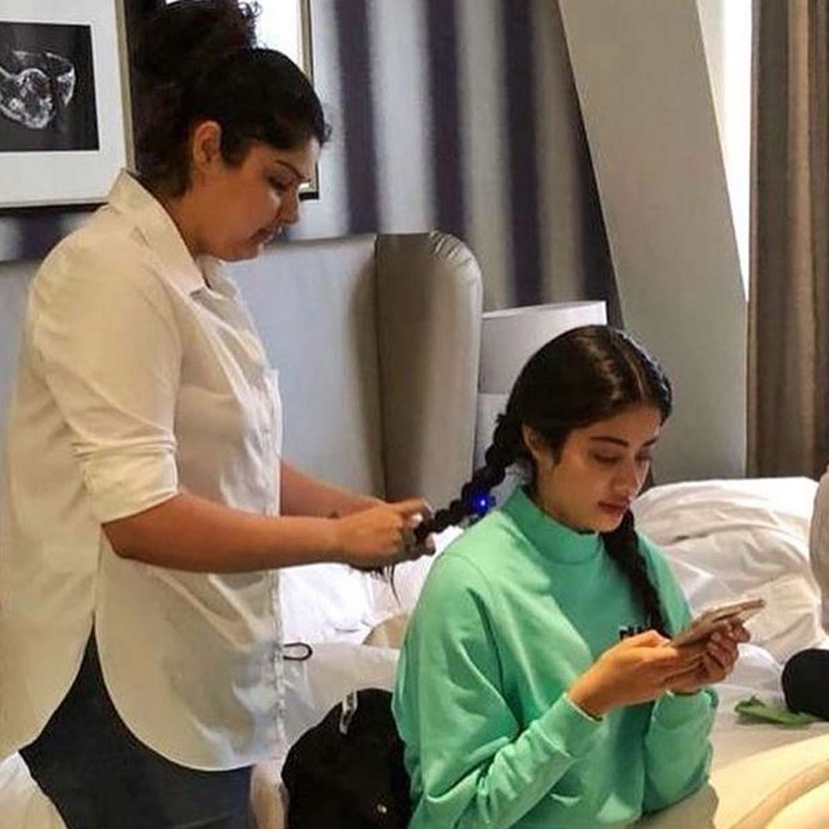 अंशुला और जाह्नवी