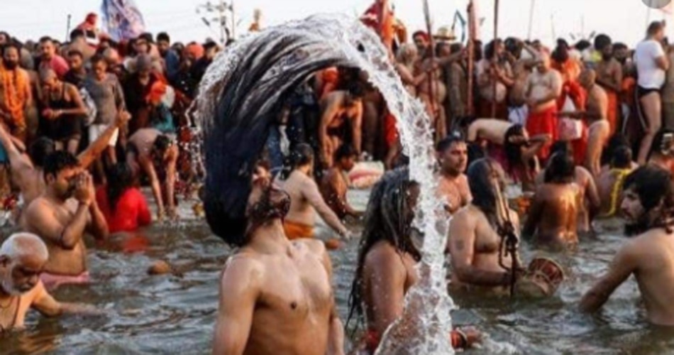 गंगा में डुबकी