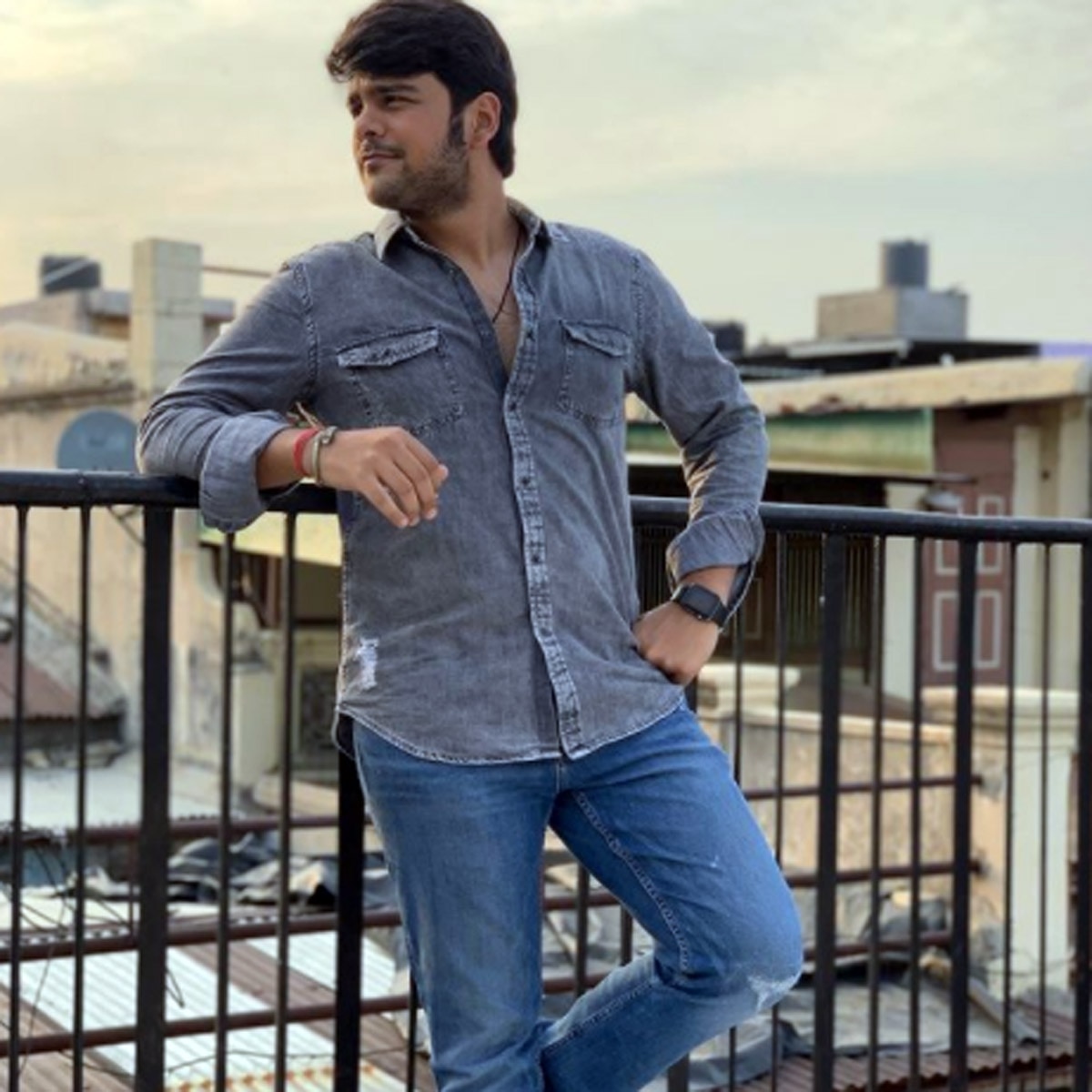 भव्य गांधी