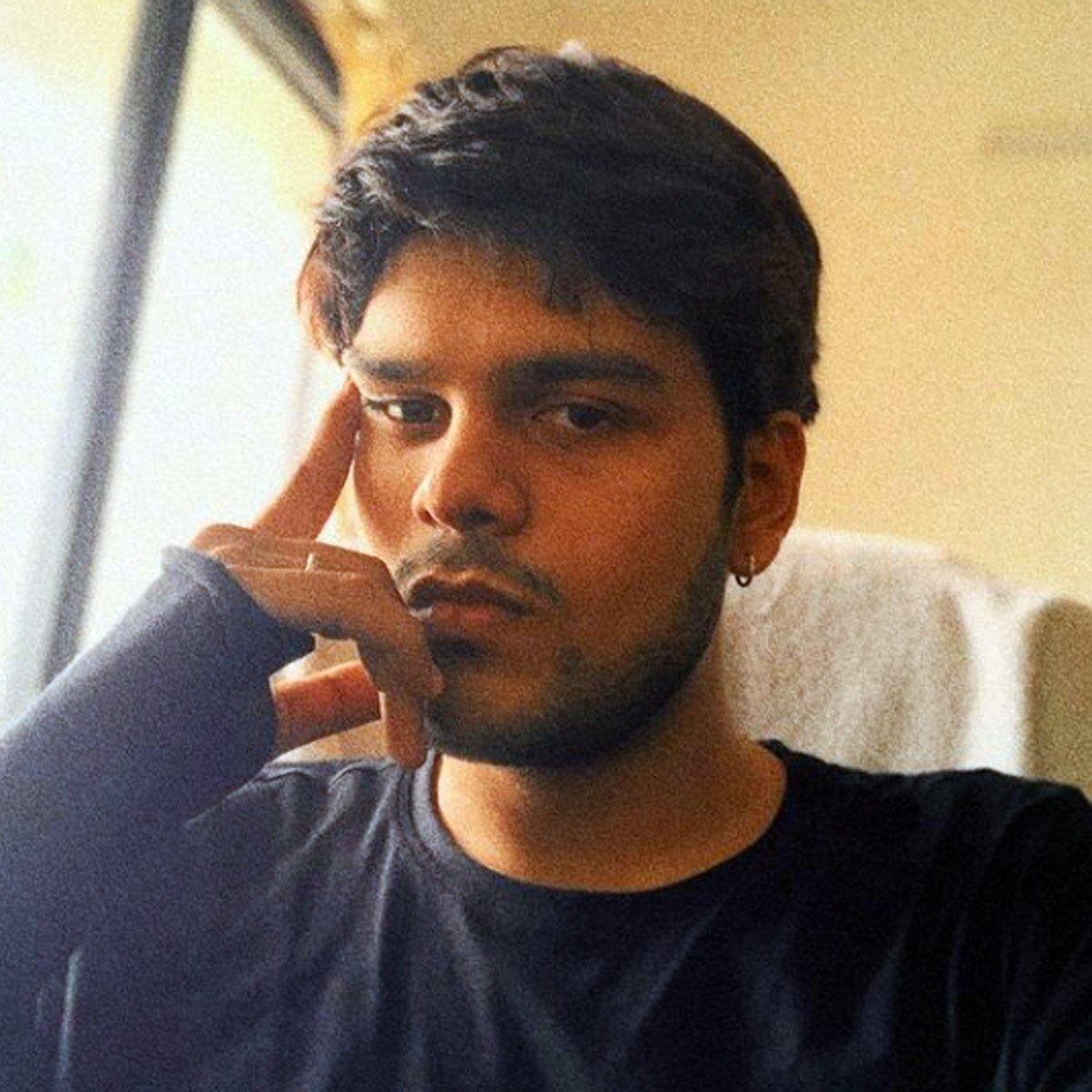 भव्य गांधी