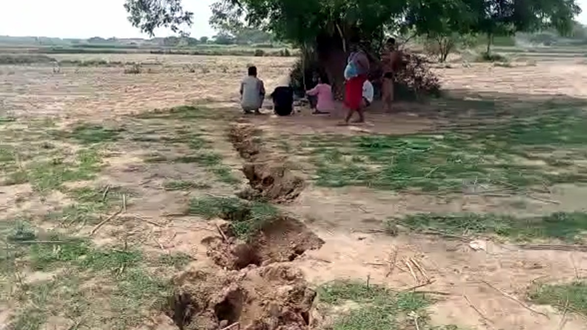 land crack in bhind video viral 