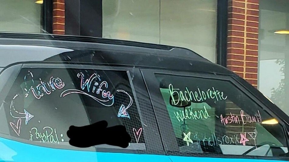 bride started asking for wedding expenses 