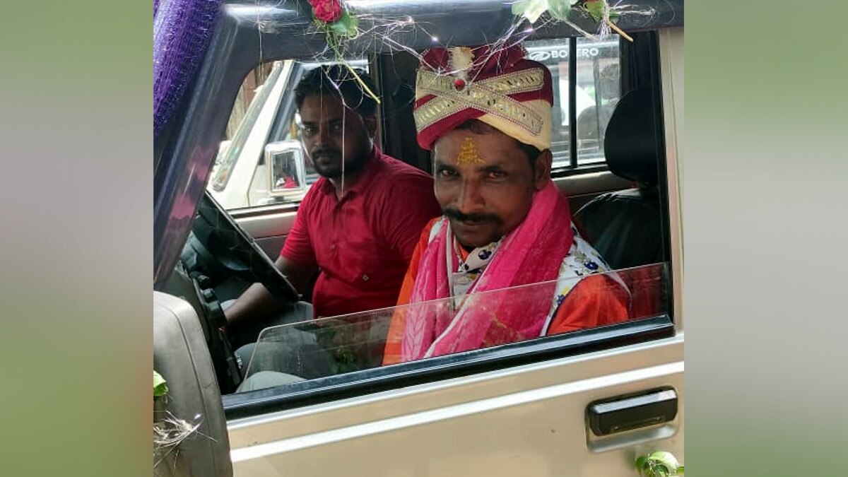 दूल्हे के भाई ने दुल्हन की सड़क पर पटककर की प‍िटाई