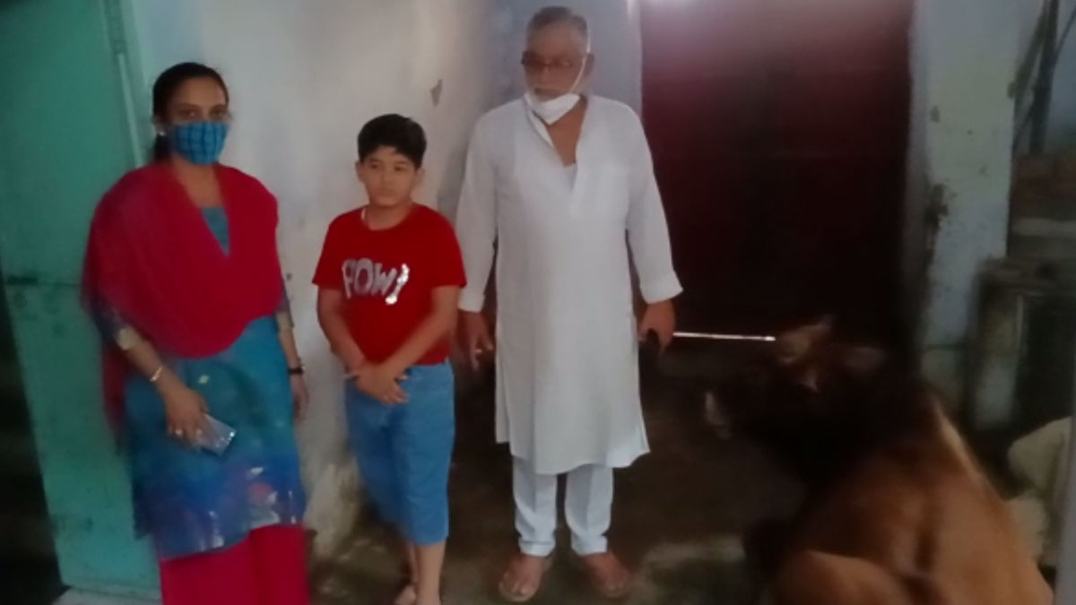 तीन मंजिला मकान के कमरे में पहुंच गया सांड