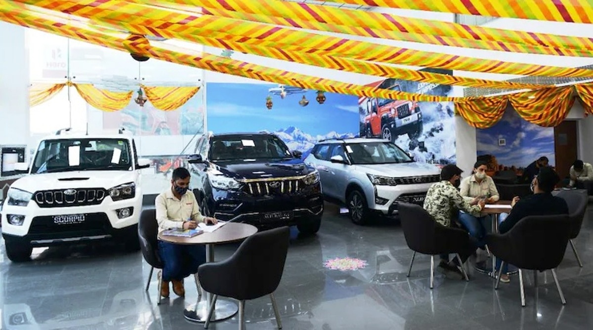 कंपनी गाड़ी को अपने कब्जे में ले लेती है 