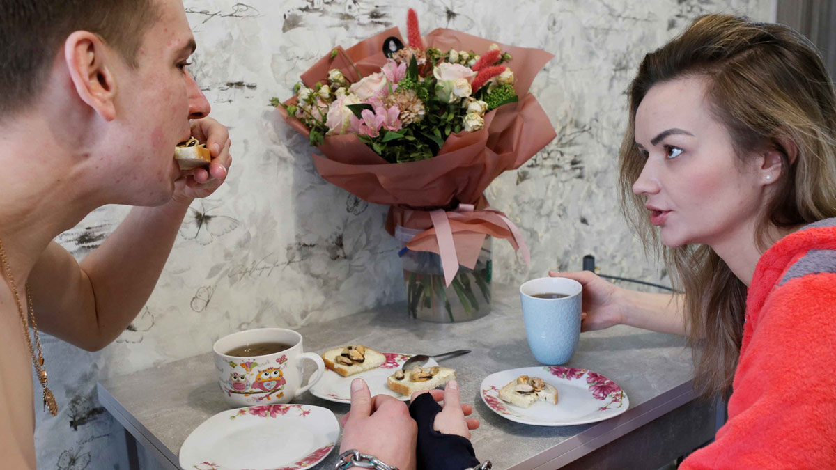 जंजीर कटवाकर अलग हुआ कपल