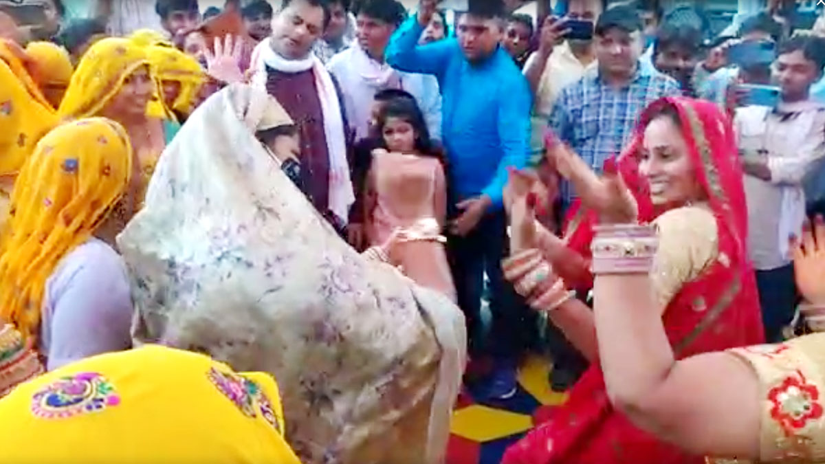 सांसद और विधायक का डांस