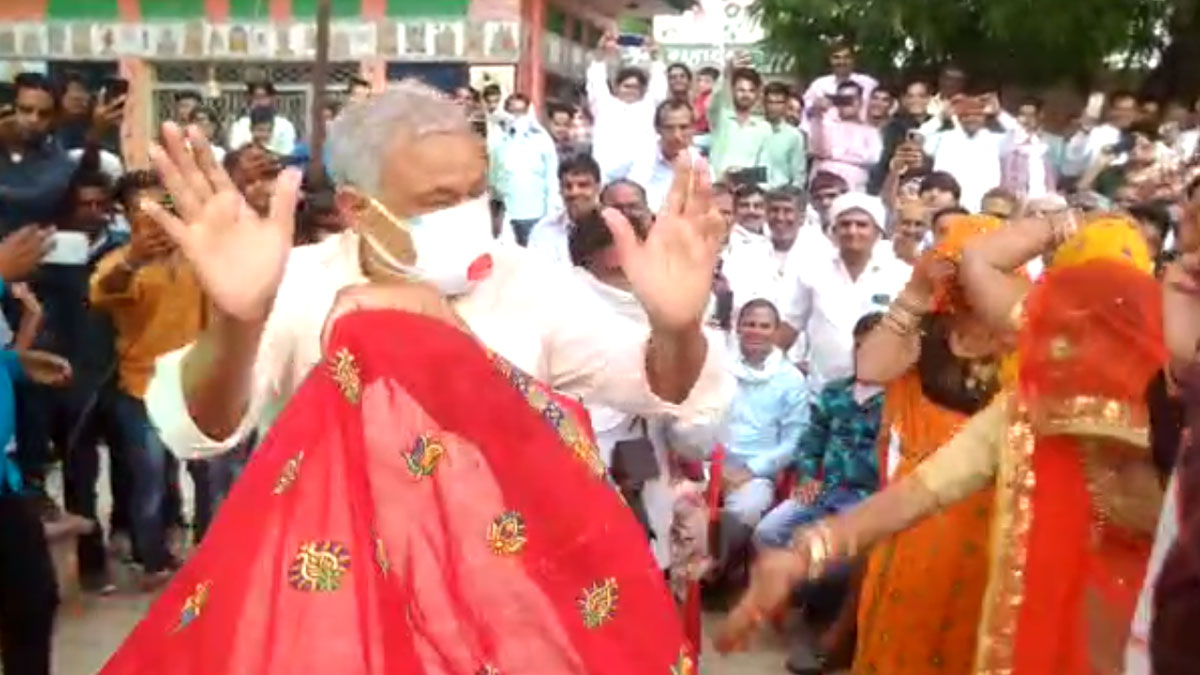 सांसद और विधायक का डांस