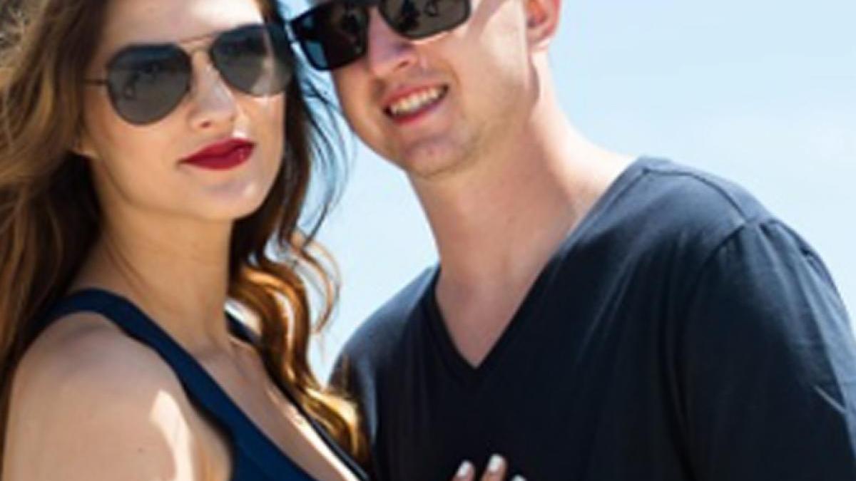 गर्लफ्रेंड से परेशान युवक