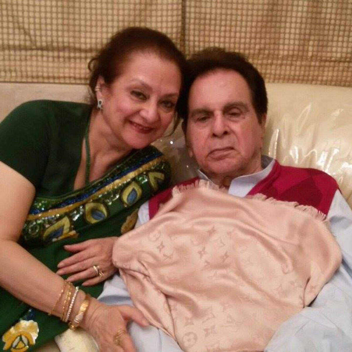 दिलीप कुमार और सायरा बानो 