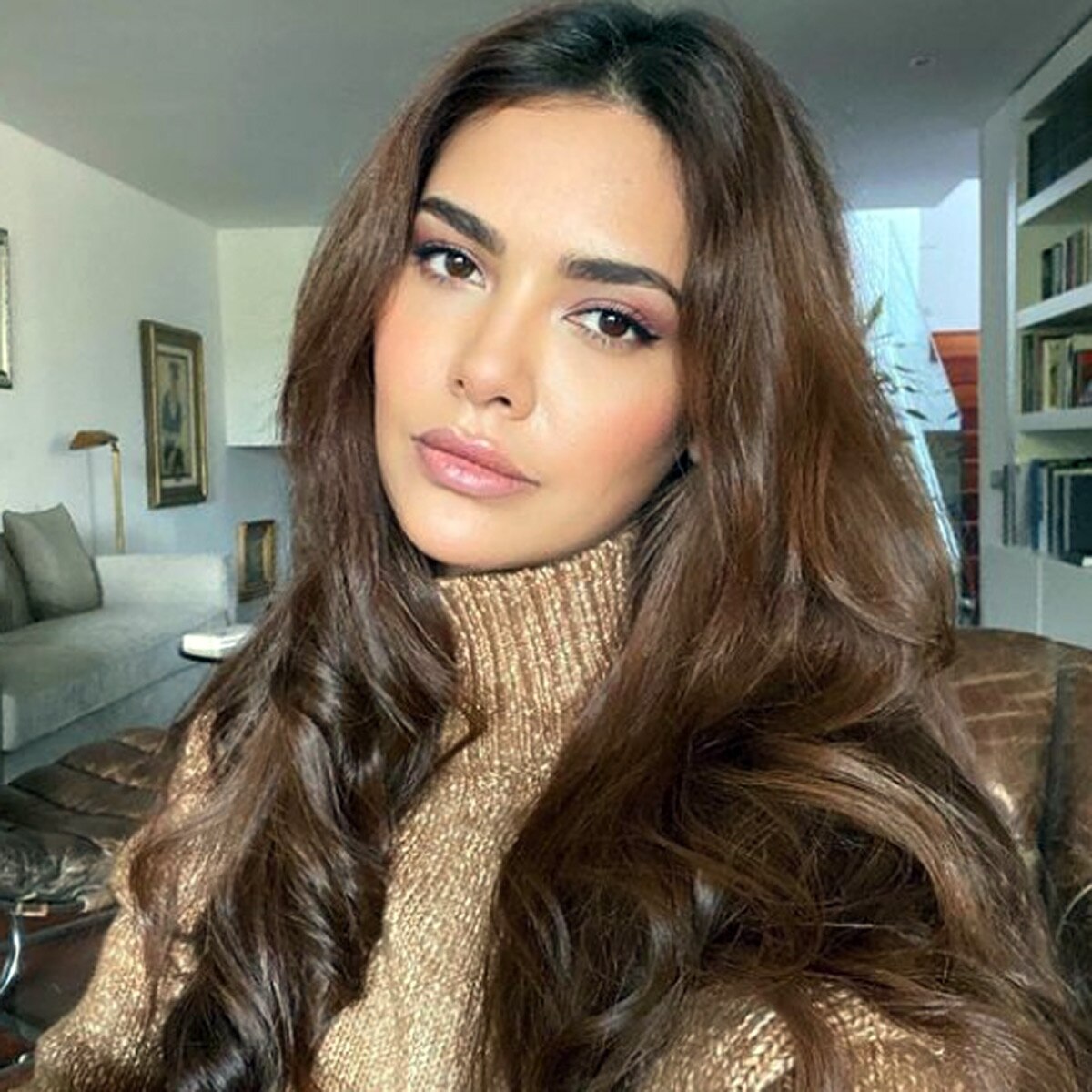 ईशा गुप्ता 