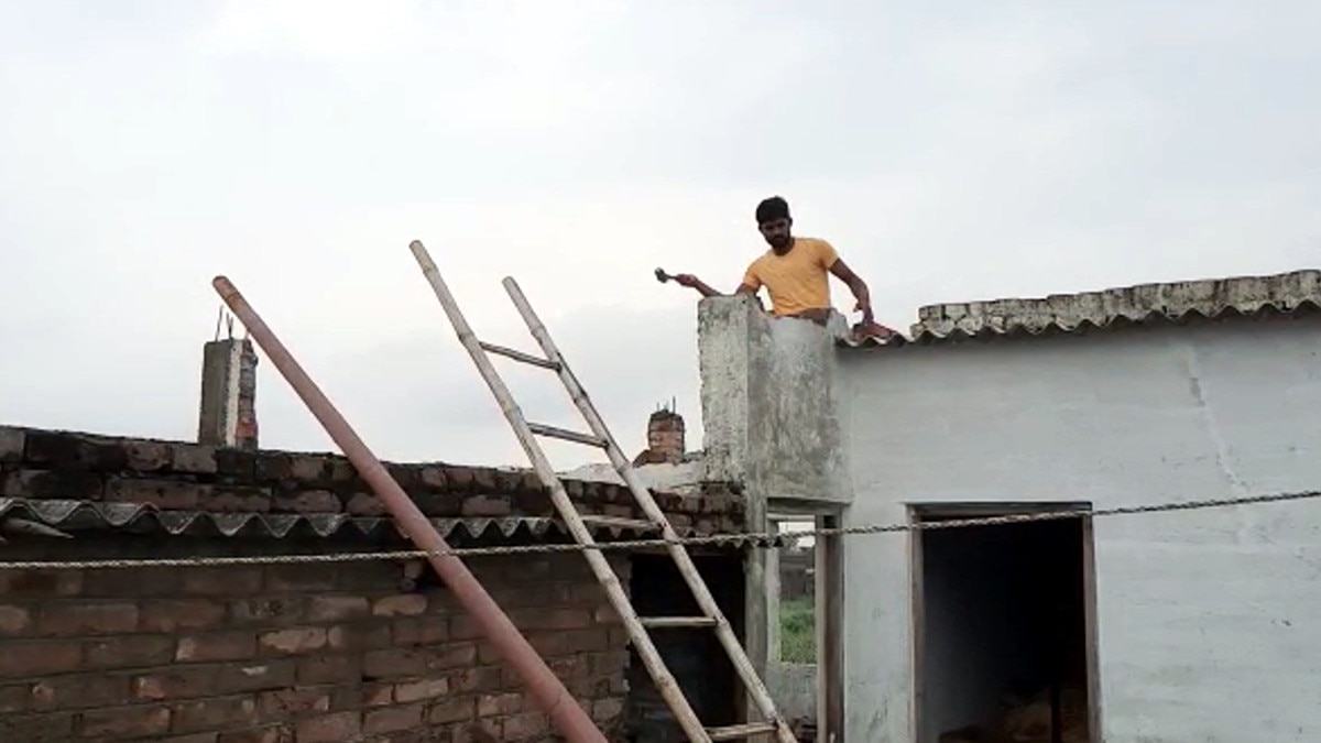 Bihar Demolishing his house