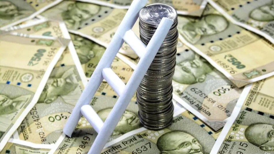  सप्लाई चेन के कमजोर होने से दबाव 