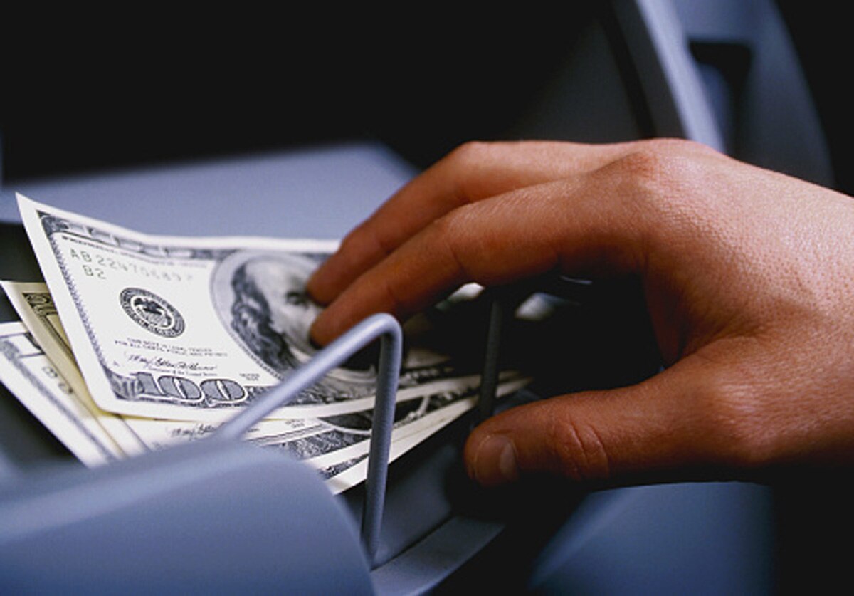 Florida Woman Finds $1 Billion in bank account