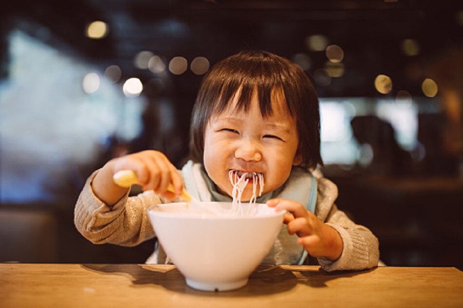 orders 100 bowls of noodles