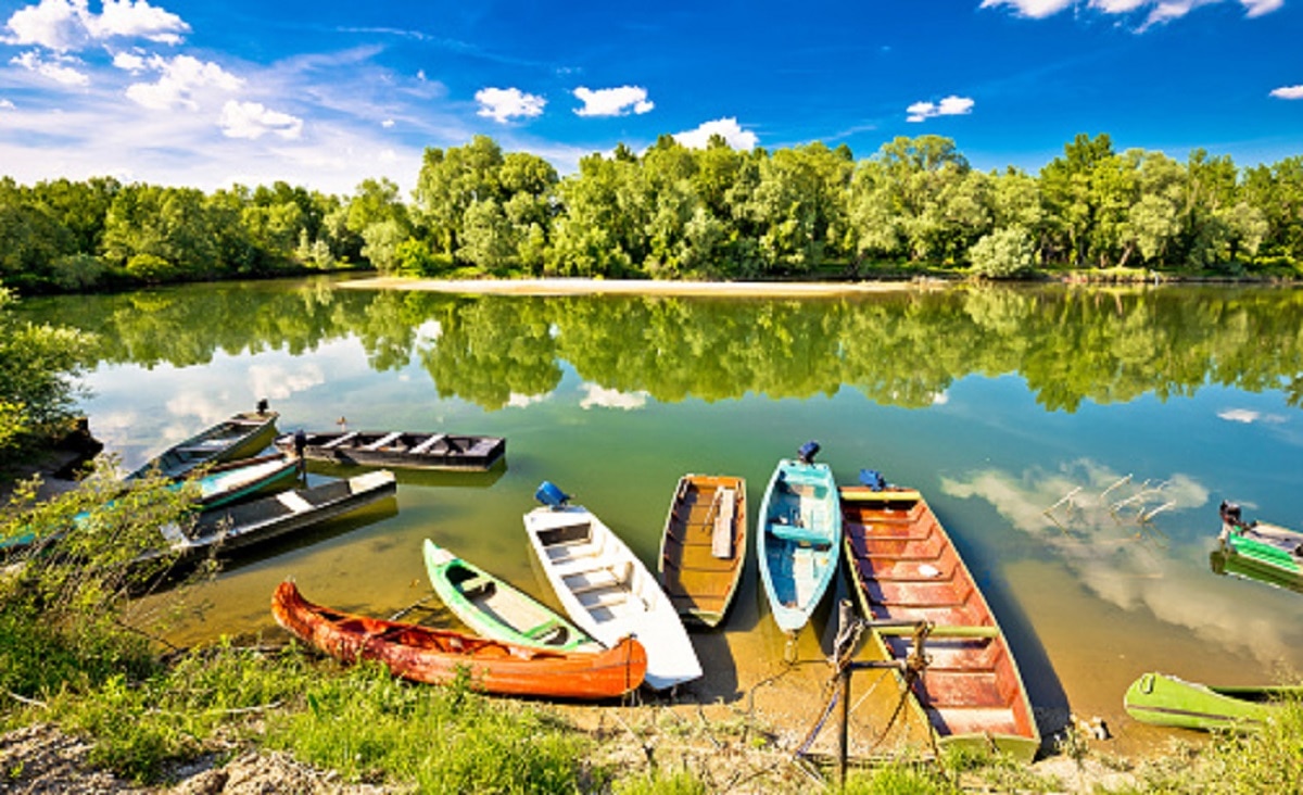 सिर्फ 12 रुपये में बिक रहे घर