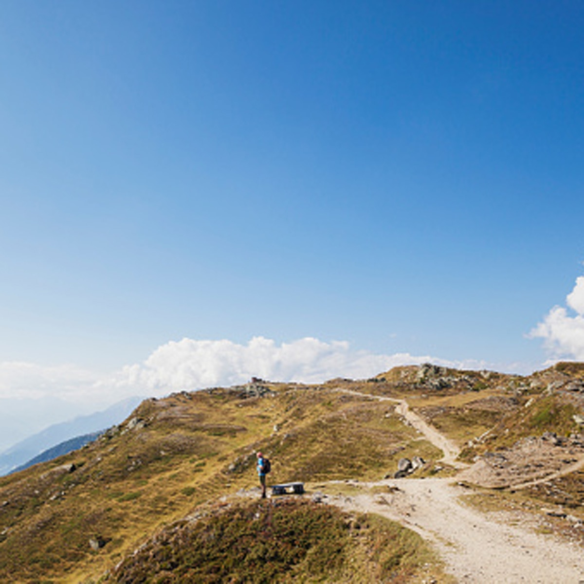couple trekking mountain sex
