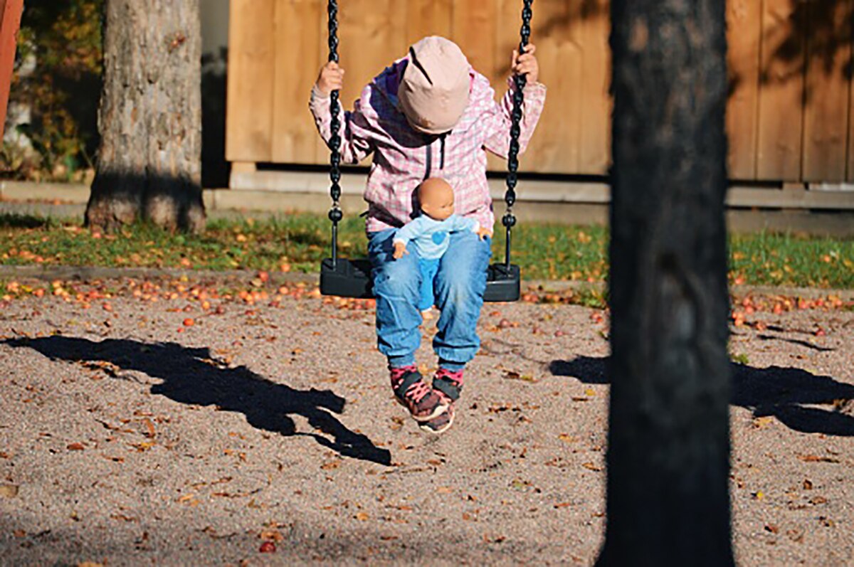 girl swallowed battery of remote