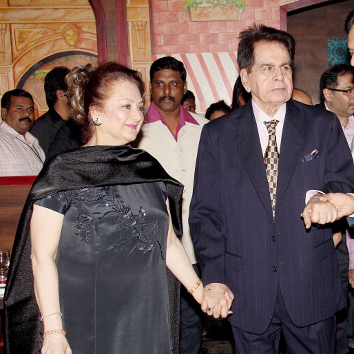 दिलीप कुमार और सायरा बानो 