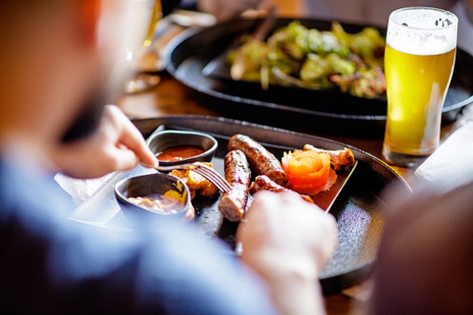 man calm while robbery