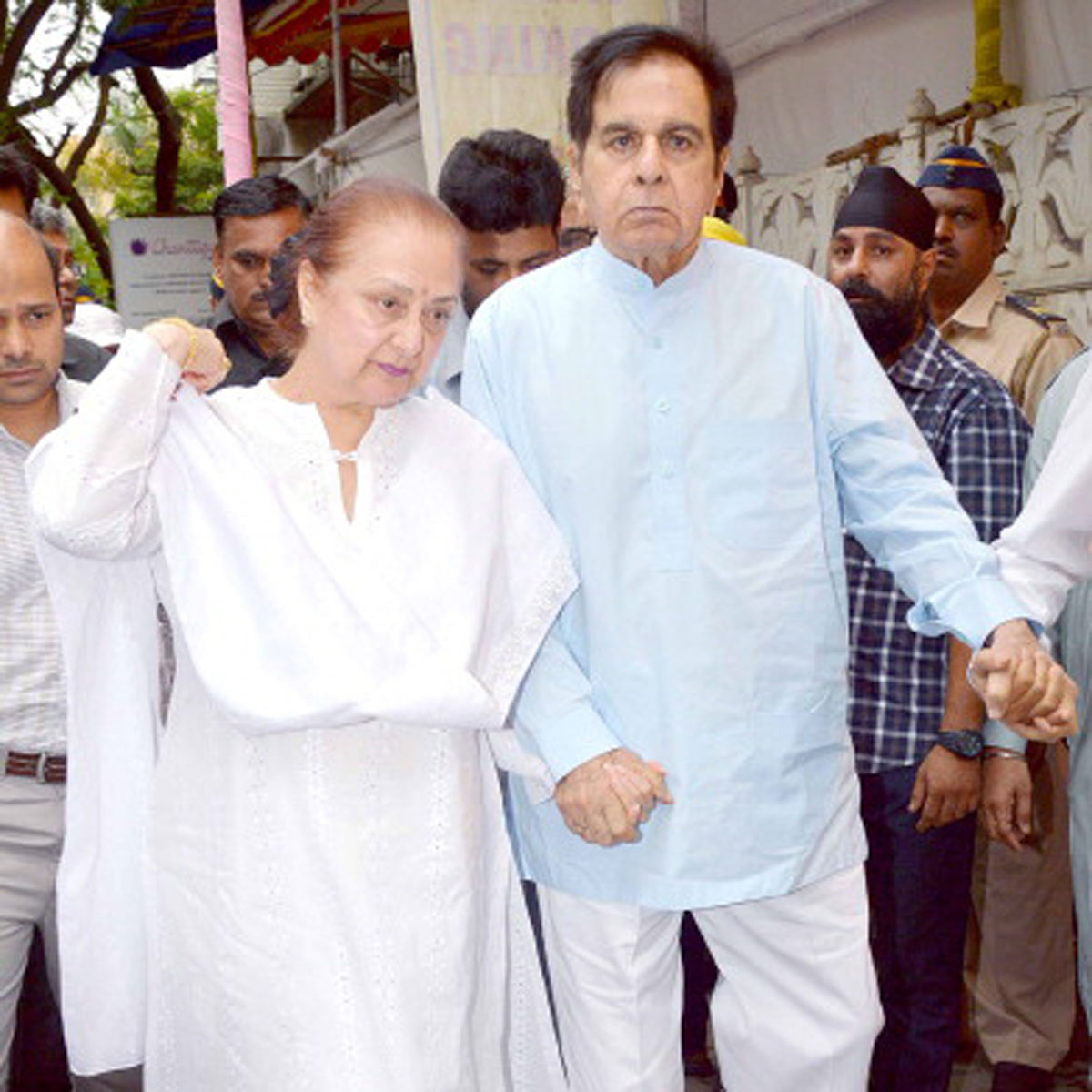 दिलीप कुमार और सायरा बानो 