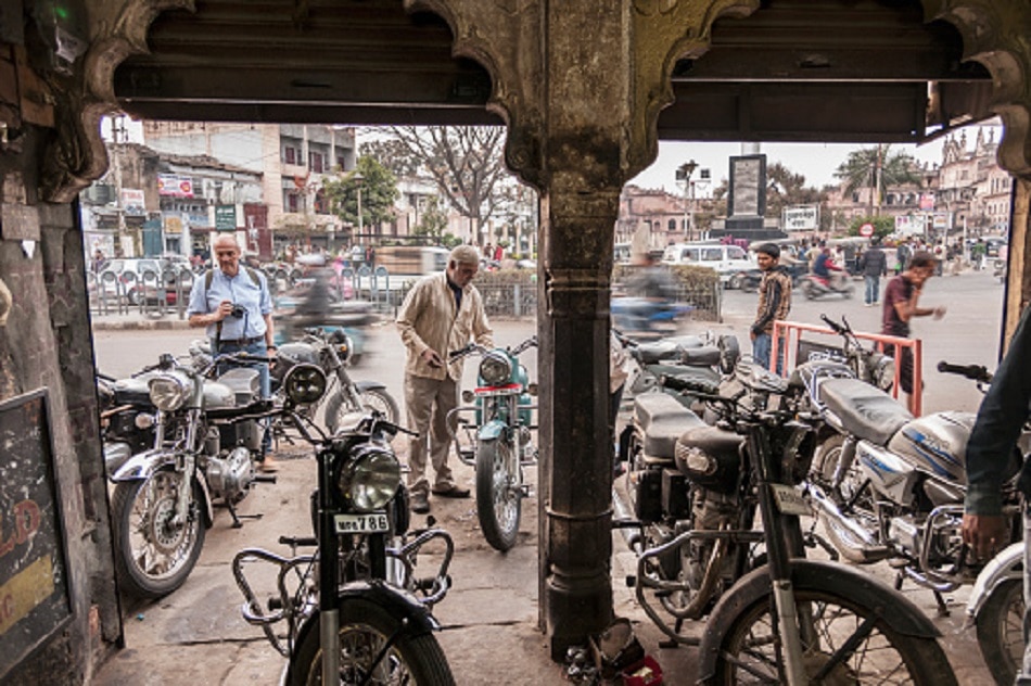 Father imprisoned daughter
