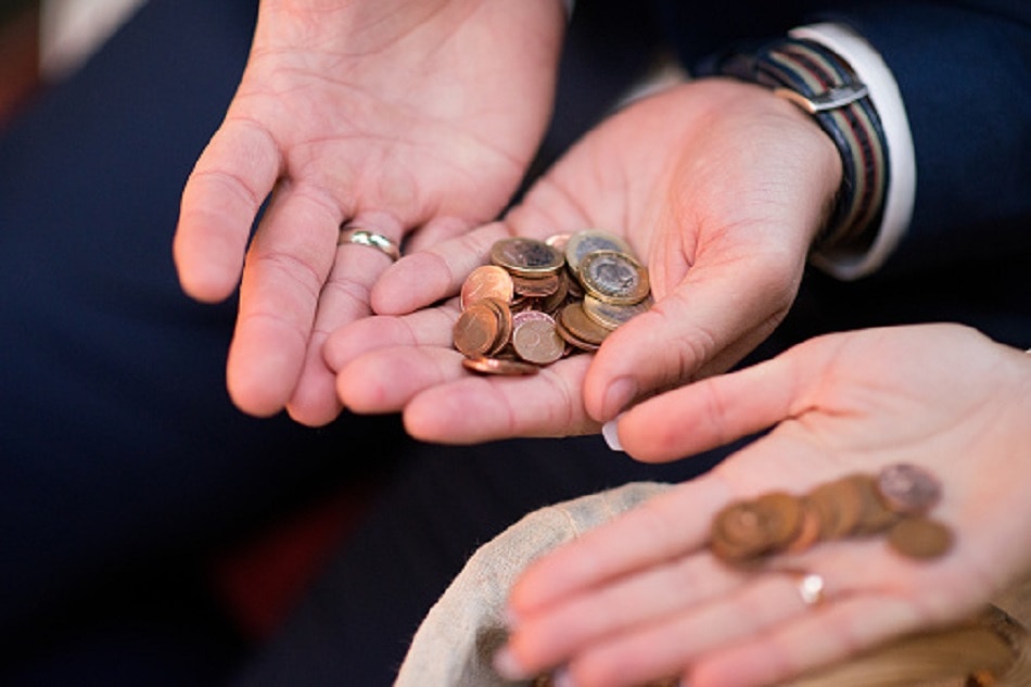 bride started asking for wedding expenses 