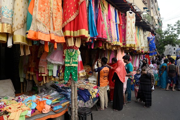 खरीदार बाजार से गायब