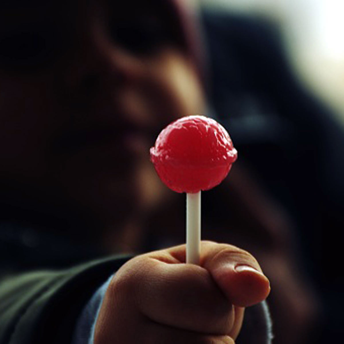 girl swallowed battery of remote