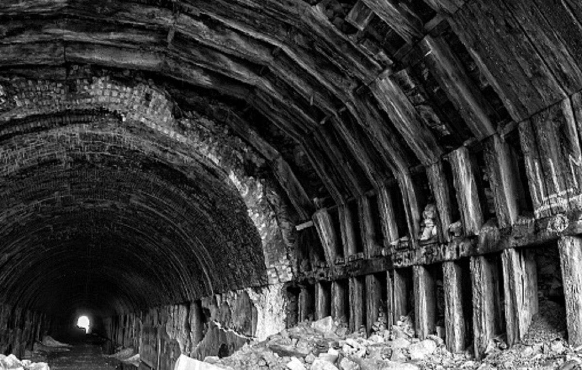 बनिहाल-काजीगुंड सुरंग