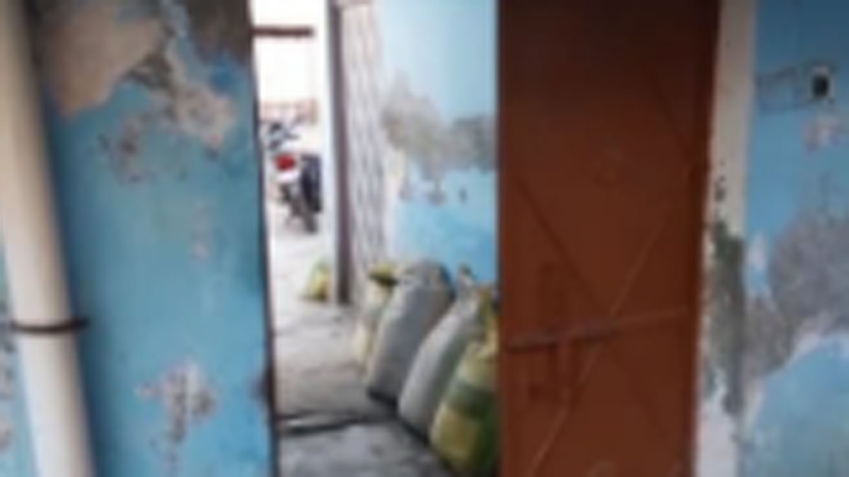 पिता की लाश के साथ तीन दिन तक भूख रहे मासूम बच्चे 