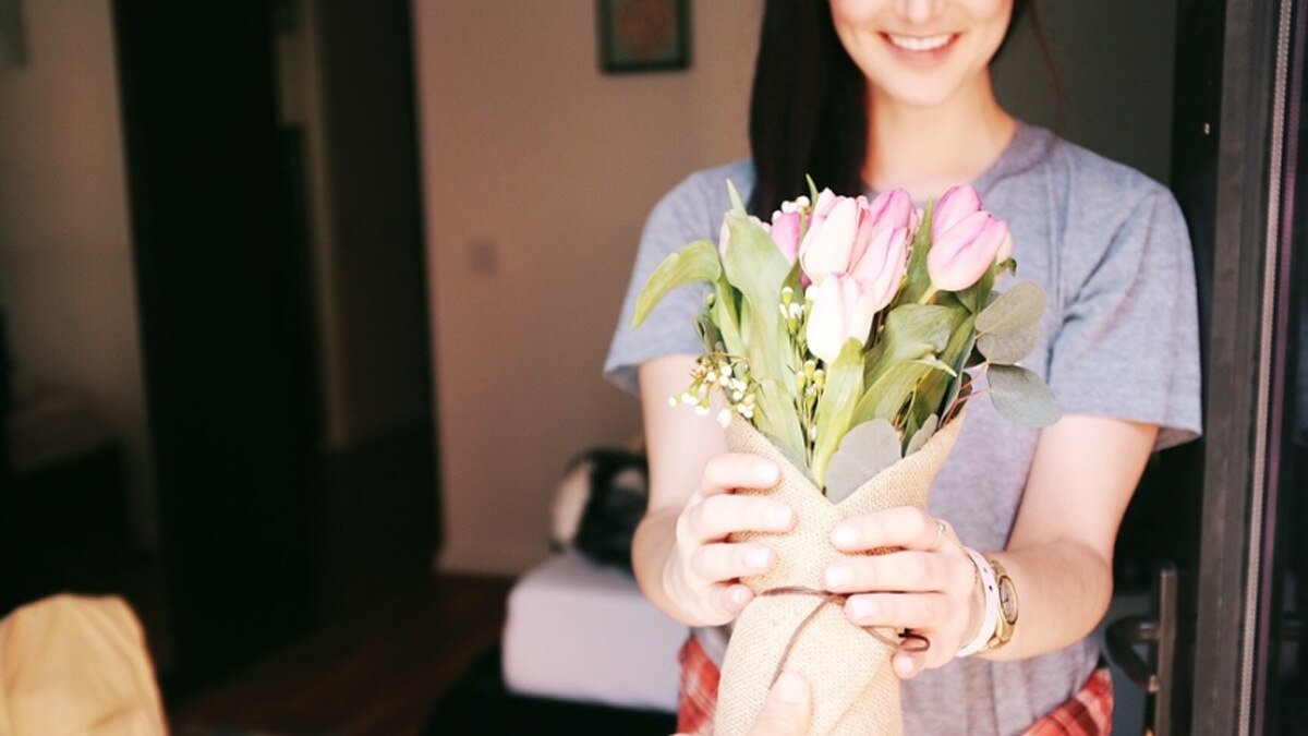 गर्लफ्रेंड से परेशान युवक