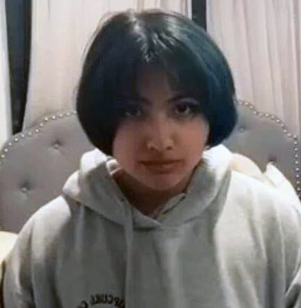 girl fights with bear