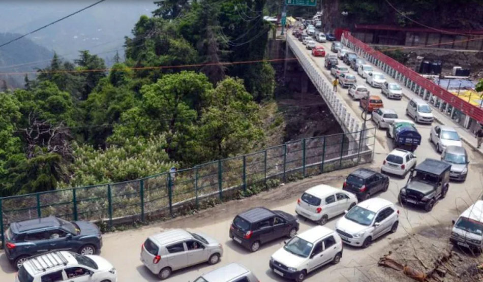 हाईवे पर रास्ता जाम हो गया था2